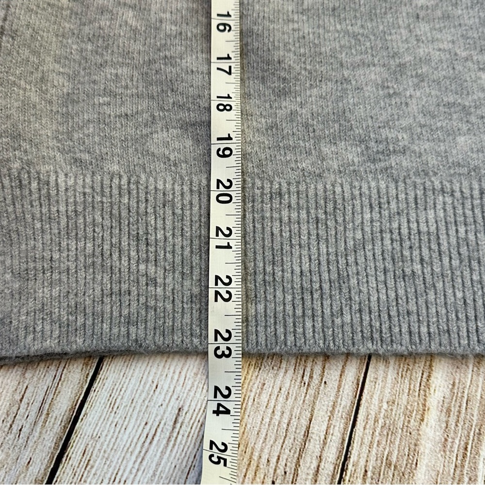 LOFT • SWEATER - Picture 10 of 11